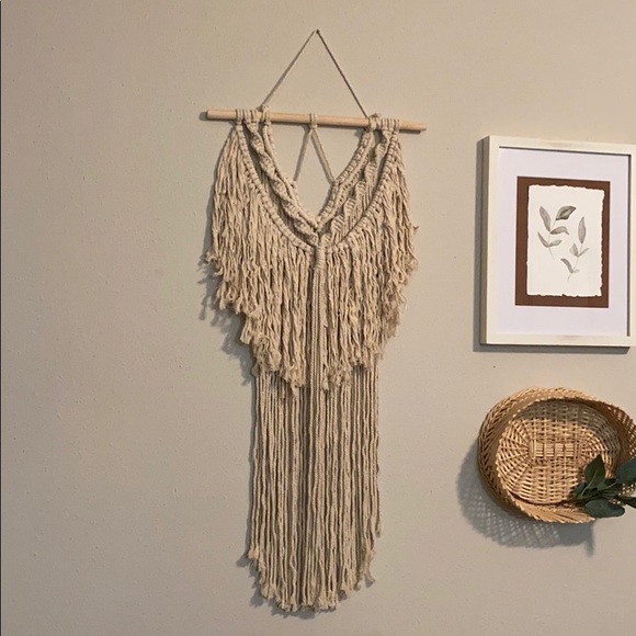 Macrame wall hanging - Picture 1 of 3